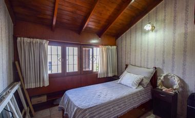 VENTA CHALET 6 AMB. EN ESQ. EXCELENTE EN 2 LOTES