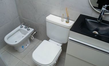 Venta casa 2 ambientes con terreno muy amplio