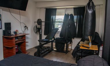 Venta casa 2 ambientes con terreno muy amplio