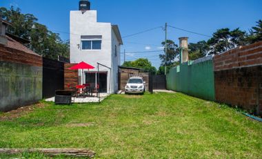 Venta casa 2 ambientes con terreno muy amplio