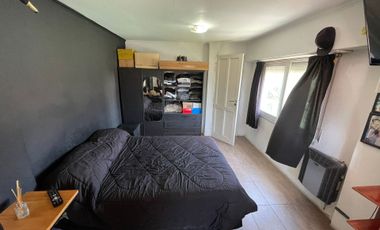 Venta casa 2 ambientes con terreno muy amplio