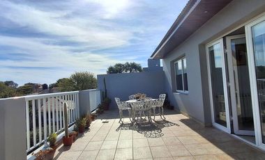 VENTA DEPOSITO CON CASA 4 AMBIENTES Y PARQUE