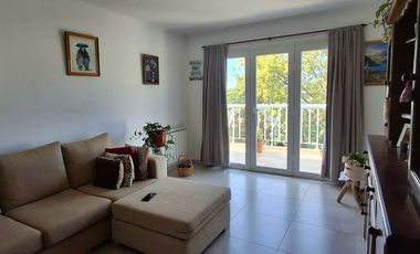 VENTA DEPOSITO CON CASA 4 AMBIENTES Y PARQUE