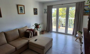 VENTA DEPOSITO CON CASA 4 AMBIENTES Y PARQUE