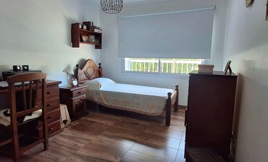 VENTA DEPOSITO CON CASA 4 AMBIENTES Y PARQUE