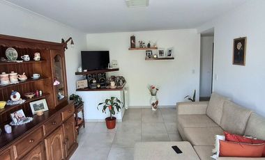 VENTA DEPOSITO CON CASA 4 AMBIENTES Y PARQUE