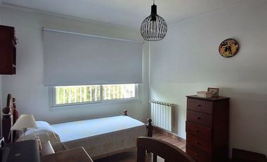 VENTA DEPOSITO CON CASA 4 AMBIENTES Y PARQUE