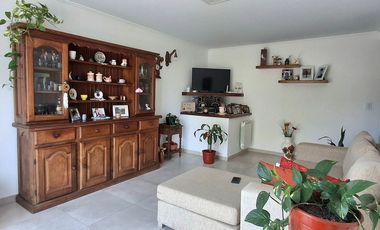 VENTA DEPOSITO CON CASA 4 AMBIENTES Y PARQUE