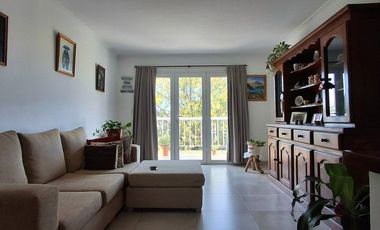 VENTA DEPOSITO CON CASA 4 AMBIENTES Y PARQUE