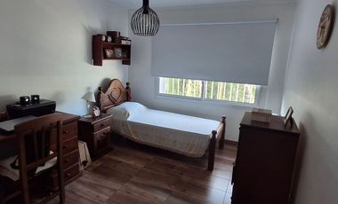VENTA DEPOSITO CON CASA 4 AMBIENTES Y PARQUE