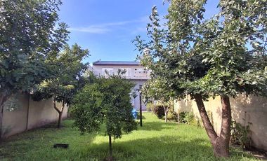 VENTA DEPOSITO CON CASA 4 AMBIENTES Y PARQUE