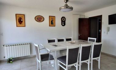 VENTA DEPOSITO CON CASA 4 AMBIENTES Y PARQUE