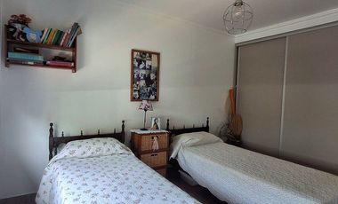 VENTA DEPOSITO CON CASA 4 AMBIENTES Y PARQUE