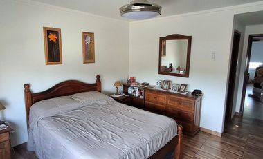 VENTA DEPOSITO CON CASA 4 AMBIENTES Y PARQUE