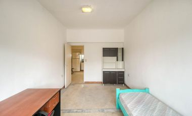 Montevideo E/10 y 11. Depto 3 dormi venta Berisso
