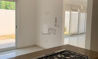 Casa Residencial en Fraccionamiento Sierrazul - Desarrollos del Pedregal, San Luis Potosí