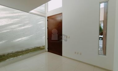 Casa Residencial en Fraccionamiento Sierrazul - Desarrollos del Pedregal, San Luis Potosí