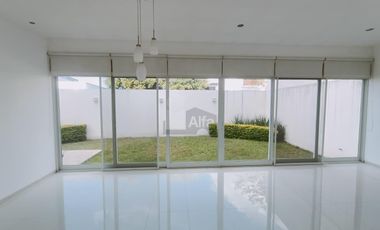 Casa Residencial en Fraccionamiento Sierrazul - Desarrollos del Pedregal, San Luis Potosí