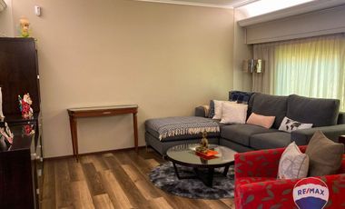 VENTA CASA CUATRO AMBIENTES GRAN LOTE CON PILETA