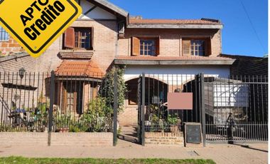 CASA 5 AMBIENTES LUIS GUILLON