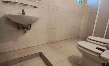 CASA 5 AMBIENTES LUIS GUILLON
