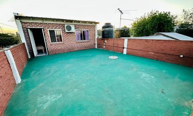 VENDE CASA 6 AMBIENTES, HIPOLITO BOUCHARD 5799