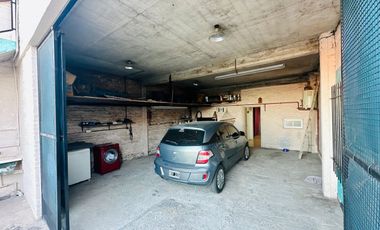 VENDE CASA 6 AMBIENTES, HIPOLITO BOUCHARD 5799