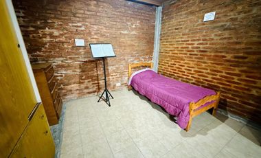 VENDE CASA 6 AMBIENTES, HIPOLITO BOUCHARD 5799