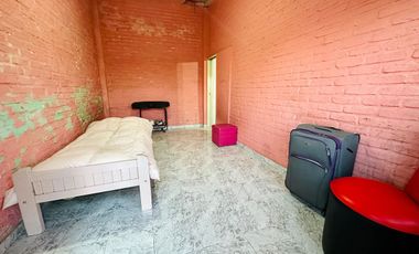 VENDE CASA 6 AMBIENTES, HIPOLITO BOUCHARD 5799