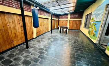 VENDE CASA 6 AMBIENTES, HIPOLITO BOUCHARD 5799