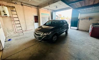 VENDE CASA 6 AMBIENTES, HIPOLITO BOUCHARD 5799