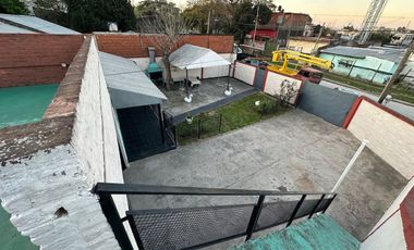 VENDE CASA 6 AMBIENTES, HIPOLITO BOUCHARD 5799