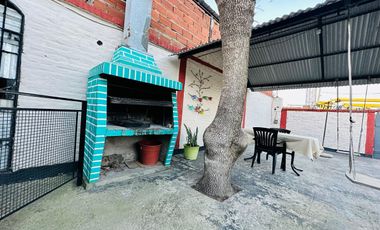 VENDE CASA 6 AMBIENTES, HIPOLITO BOUCHARD 5799