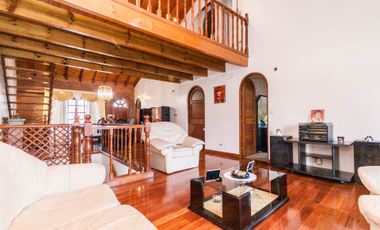 CASA 2/3 FLIAS. CON PATIO.TERRAZA Y COCHERA GERLI