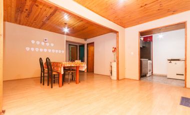 CASA EN VENTA EN LANUS. IDEAL DOS FAMILIAS/PERMUTA