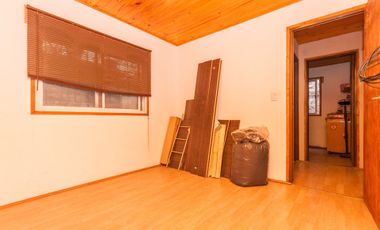 CASA EN VENTA EN LANUS. IDEAL DOS FAMILIAS/PERMUTA