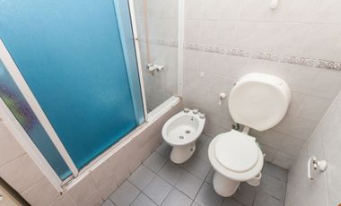 CASA EN VENTA EN LANUS. IDEAL DOS FAMILIAS/PERMUTA