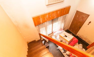 CASA EN VENTA EN LANUS. IDEAL DOS FAMILIAS/PERMUTA