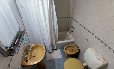 VENTA PH TIPO DUPLEX 3 AMB C/COCHERA Y PATIO.