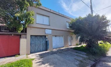 VENTA PH TIPO DUPLEX 3 AMB C/COCHERA Y PATIO.