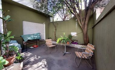 VENTA PH TIPO DUPLEX 3 AMB C/COCHERA Y PATIO.