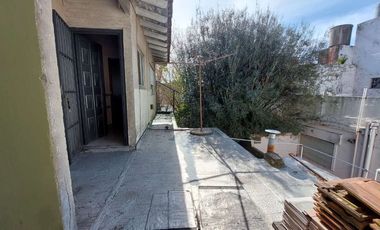 VENTA PH TIPO DUPLEX 3 AMB C/COCHERA Y PATIO.