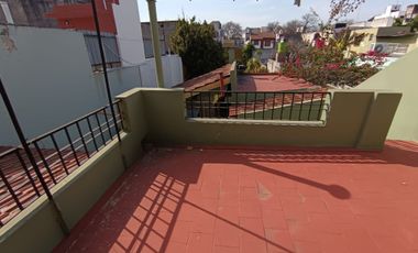 Venta Casa 4 ambientes de dos plantas en Liniers