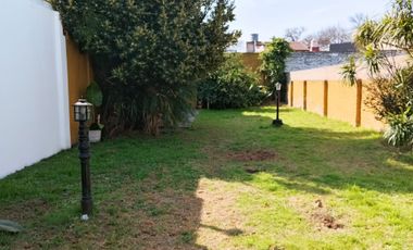 Venta Casa 4 ambientes de dos plantas en Liniers