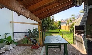 Venta Casa 4 ambientes de dos plantas en Liniers