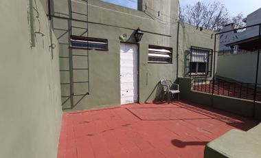 Venta Casa 4 ambientes de dos plantas en Liniers