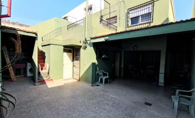 Venta Casa 4 ambientes de dos plantas en Liniers