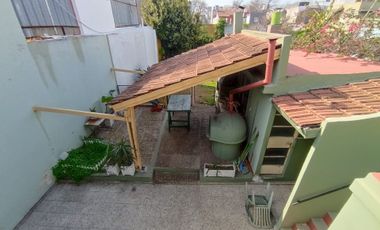 Venta Casa 4 ambientes de dos plantas en Liniers