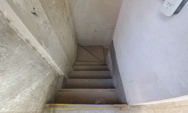 GALPÓN CON TECHO TINGLADO EN LOMAS DE ZAMORA