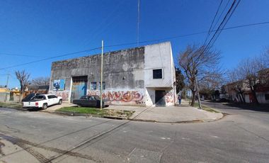 GALPÓN CON TECHO TINGLADO EN LOMAS DE ZAMORA